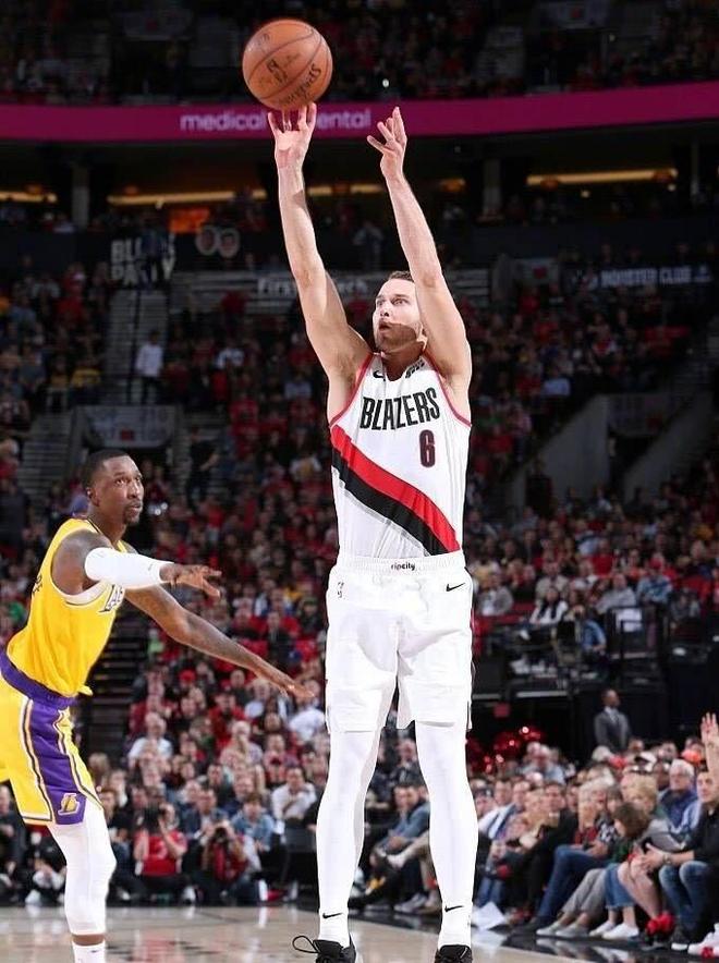 包含德罗巴在RNG比赛中败北，出色发挥引发热议！引发球迷热议的词条-开云登录入口