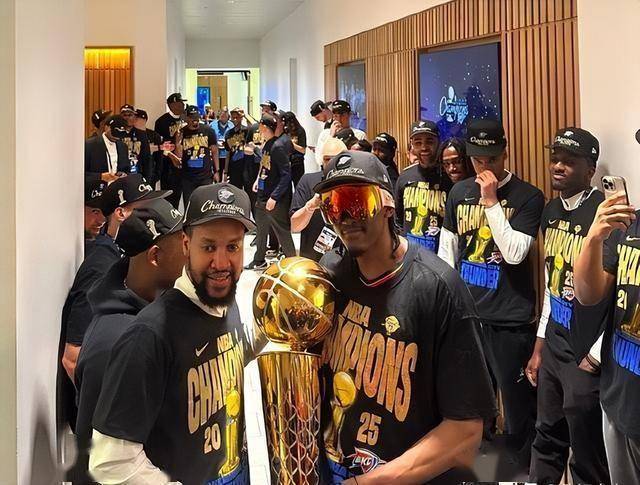 萨克拉门托国王发布备战花絮，赛前更衣室发声，NBA常规赛任务艰巨，球队文化被再次提及的简单介绍-开云体育官方网站